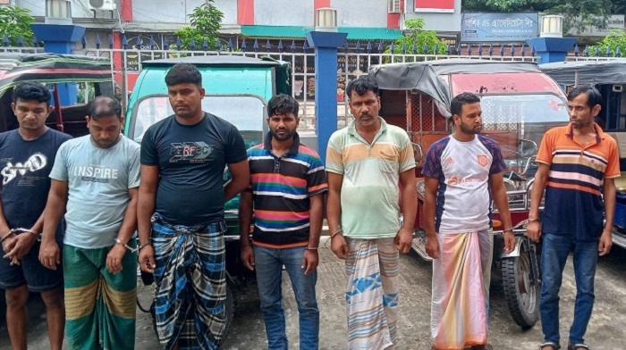ফরিদপুরে ৭ চোরসহ ১৫টি মোটরসাইকেল ও অটোবাইক উদ্ধার ফরিদপুরে ৭ চোরসহ ১৫টি মোটরসাইকেল ও অটোবাইক উদ্ধার