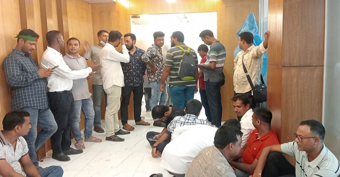 কৃষি ভবনে বৈষম্যের স্বীকার চাকুরী প্রার্থীদের মানববন্ধন ও এক দফা কৃষি ভবনে বৈষম্যের স্বীকার চাকুরী প্রার্থীদের মানববন্ধন ও এক দফা