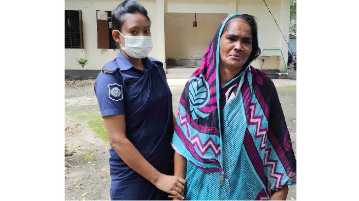 চরভদ্রাসনে ৫৬ পিচ ইয়াবা সহ মাদক ব্যবসায়ী চম্পা আটক