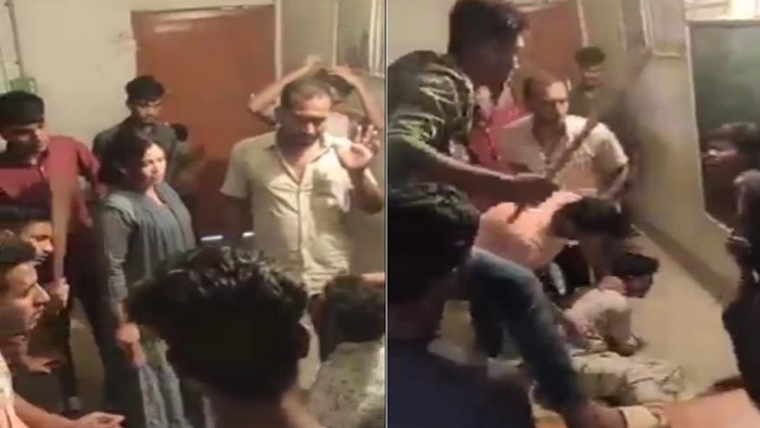 শ্রেণিকক্ষে আটকে বাবা-ছেলেকে নির্যাতন, ভিডিও ভাইরাল শ্রেণিকক্ষে আটকে বাবা-ছেলেকে নির্যাতন, ভিডিও ভাইরাল