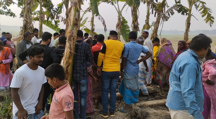 সন্তানের মুখ দেখা হলোনা রিক্সা চালক ফরহাদের সন্তানের মুখ দেখা হলোনা রিক্সা চালক ফরহাদের