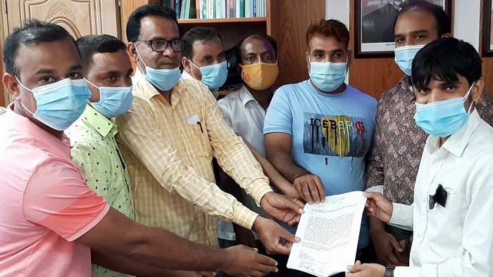 কৃষিজমি রক্ষায় জেলা প্রশাসককে স্মারকলিপি