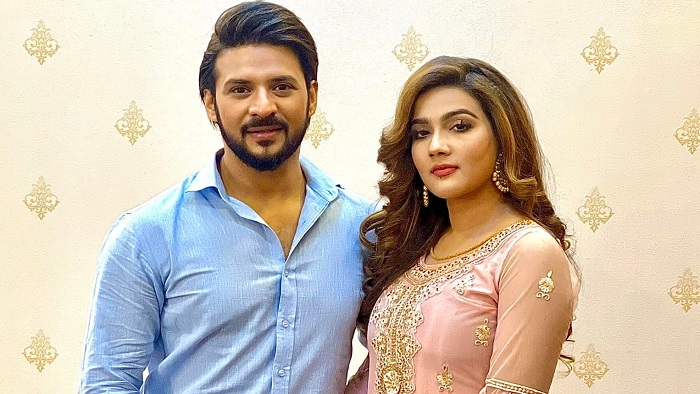 প্রথমবার জুটি হলেন নিরব-মাহি প্রথমবার জুটি হলেন নিরব-মাহি