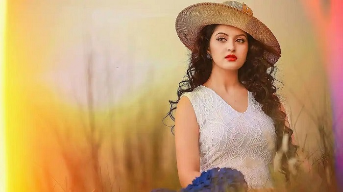 লাল-সাদায় পালন হবে পরীমনির এবারের জন্মদিন লাল-সাদায় পালন হবে পরীমনির এবারের জন্মদিন