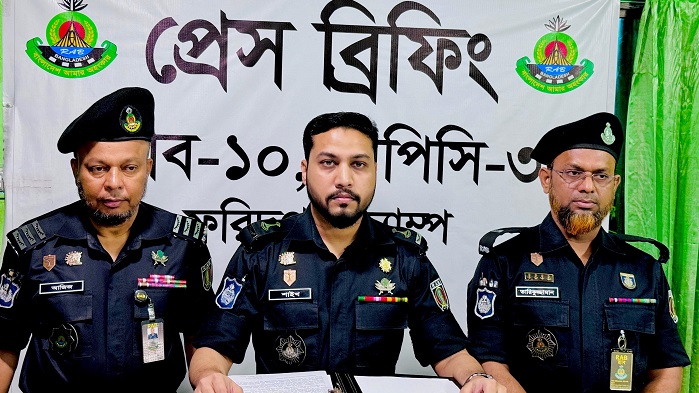 যেভাবে গ্রেফতার হলো স্কুল ছাত্র অন্তরের হত্যাকারী আজিজুল যেভাবে গ্রেফতার হলো স্কুল ছাত্র অন্তরের হত্যাকারী আজিজুল