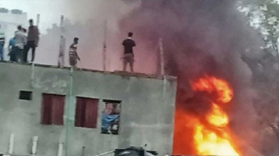 কেরানীগঞ্জে কারখানায় আগুন, ৩ জনের লাশ উদ্ধার কেরানীগঞ্জে কারখানায় আগুন, ৩ জনের লাশ উদ্ধার