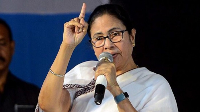 ভারত বাংলাভাষীদের ‘বাংলাদেশি’ তকমা দিচ্ছে : মমতার