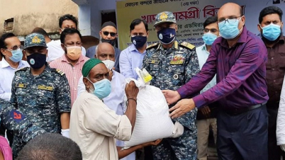 মোংলা বন্দর শ্রমিকদের খাদ্য সামগ্রী বিতরন মোংলা বন্দর শ্রমিকদের খাদ্য সামগ্রী বিতরন