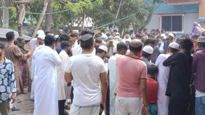 পুকুর পাড়ে মিললো বস্তাবন্দী ৩ মরদেহ