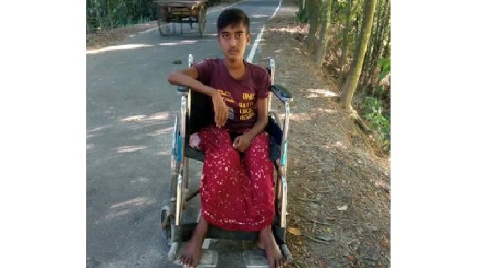 ক্যান্সারে আক্রান্ত নাজমুলকে বাঁচাতে দ্বারে দ্বারে ঘুরছে বাবা-মা ক্যান্সারে আক্রান্ত নাজমুলকে বাঁচাতে দ্বারে দ্বারে ঘুরছে বাবা-মা