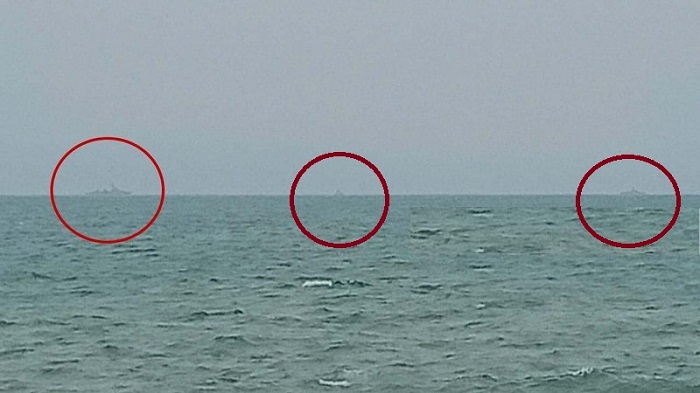মিয়ানমারের ৩ যুদ্ধজাহাজ দেখে সেন্টমার্টিনে আতঙ্ক মিয়ানমারের ৩ যুদ্ধজাহাজ দেখে সেন্টমার্টিনে আতঙ্ক