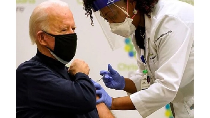 করোনা ভ্যাকসিন নিলেন যুক্তরাষ্ট্রের নতুন প্রেসিডেন্ট বাইডেন