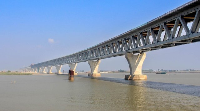 আবারো বেড়ে যত হলো পদ্মা সেতুর নদী শাসন ব্যয় আবারো বেড়ে যত হলো পদ্মা সেতুর নদী শাসন ব্যয়