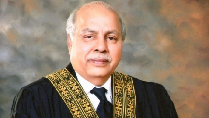 একদিনের মাথায় তত্ত্বাবধায়ক প্রধানমন্ত্রী মনোনয়ন দিলেন ইমরান খান