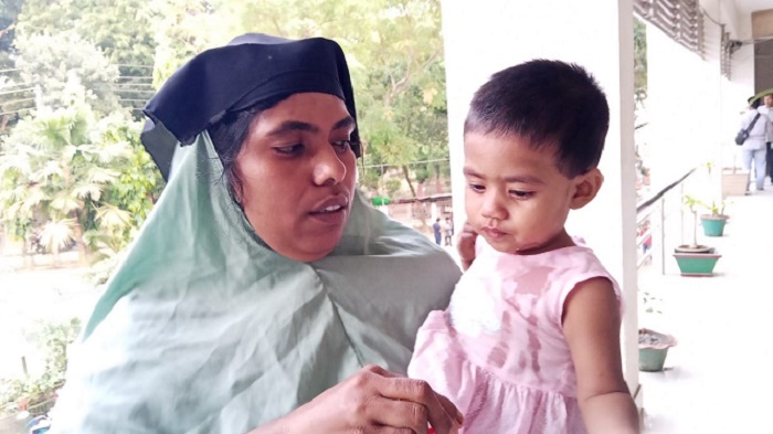 ফরিপুরে বিক্রি হওয়া সেই শিশুকে উদ্ধার: ফিরল মায়ের কোলে ফরিপুরে বিক্রি হওয়া সেই শিশুকে উদ্ধার: ফিরল মায়ের কোলে