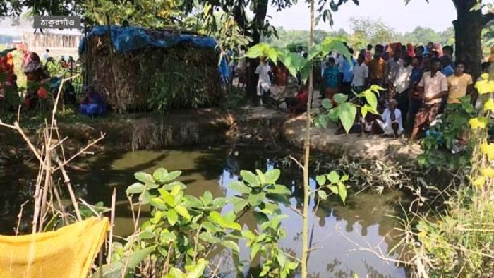 পুকুরে ভেসে উঠল বাবা-মা-মেয়ের মরদেহ