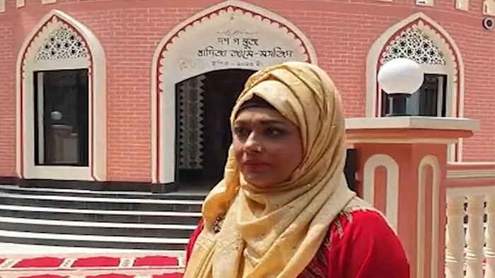 মায়ের নামে মসজিদ নির্মাণ করেছেন রোজিনা, গড়বেন চক্ষু হাসপাতাল মায়ের নামে মসজিদ নির্মাণ করেছেন রোজিনা, গড়বেন চক্ষু হাসপাতাল