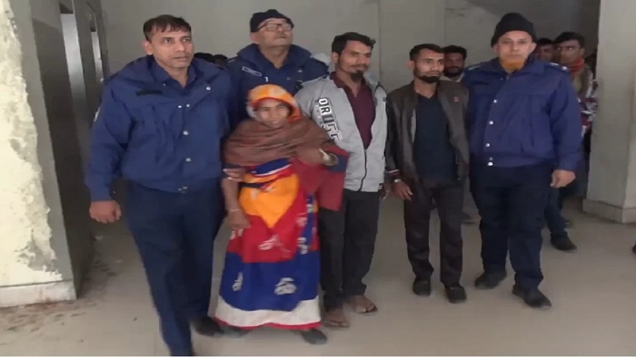 পিতাকে হত্যার দায়ে বড় ছেলের ফাঁসি, মাসহ ছোট ছেলের যাবজ্জীবন পিতাকে হত্যার দায়ে বড় ছেলের ফাঁসি, মাসহ ছোট ছেলের যাবজ্জীবন
